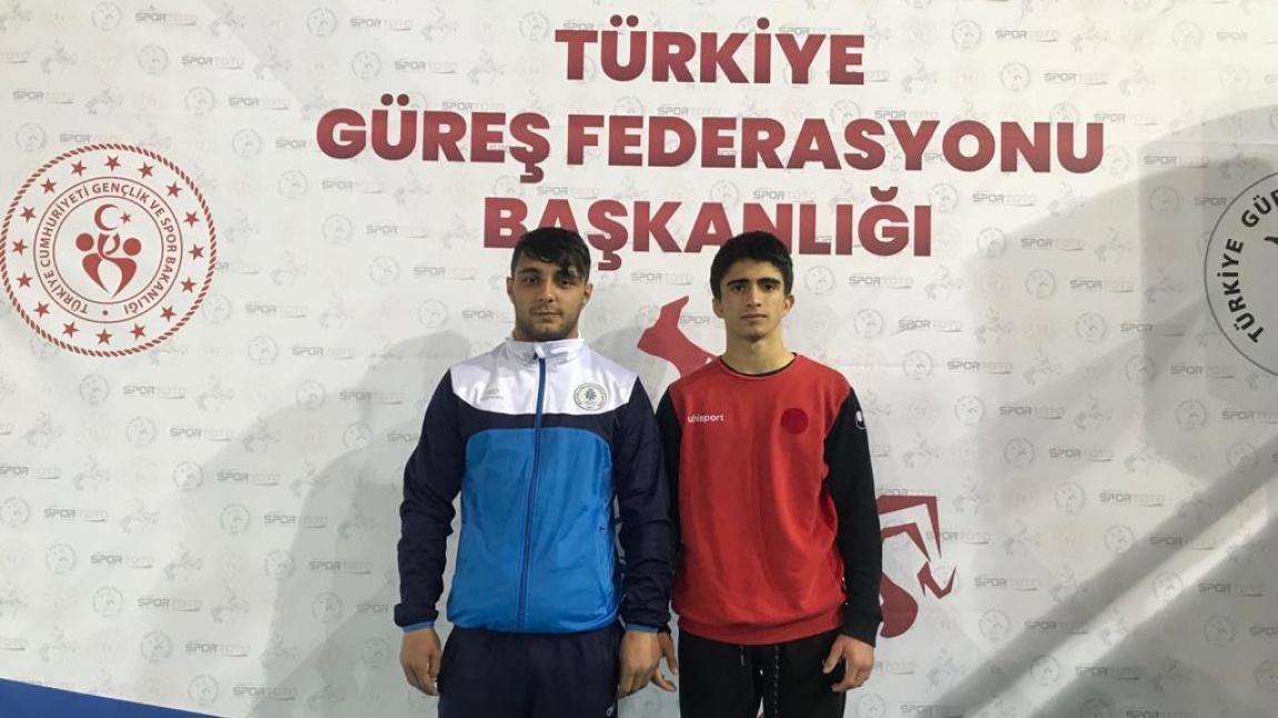 Erbil Koru Anadolu Lisesi Güreşte Türkiye Şampiyonu Çıkardı.